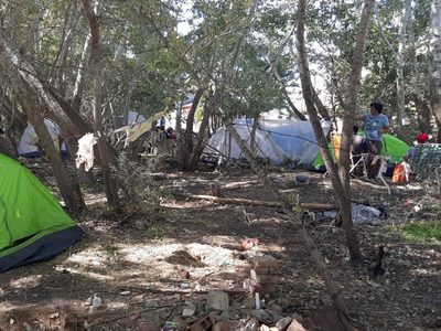 Vecinos de Valentina Sur se manifestaron frente a la Casa de Gobierno