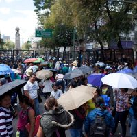 Policía Federal retira en dos ocasiones vallas de Gobernación por orden judicial