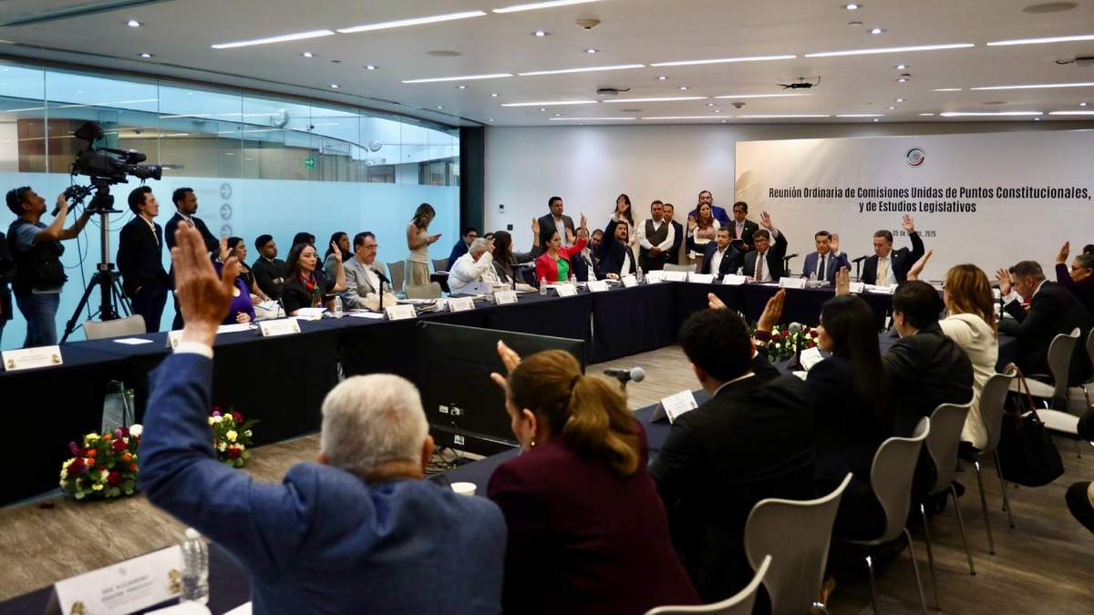 Comisiones de Puntos Constitucionales y de Estudios Legislativos