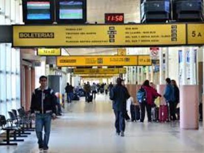 Realizaron controles en la terminal de ómnibus para evitar el ingreso de pirotecnia