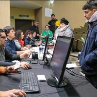 Más de 7 mil personas se anotaron para cubrir reemplazos de auxiliares de servicio