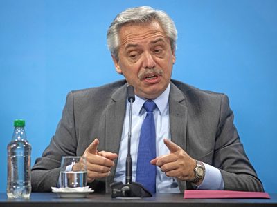 ¡Harto de los corruptos! Fernández quiere un "Estado honesto, inteligente e idóneo"