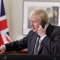 Johnson traslada a Zelenski su admiración por el "increíble heroísmo" del pueblo ucraniano