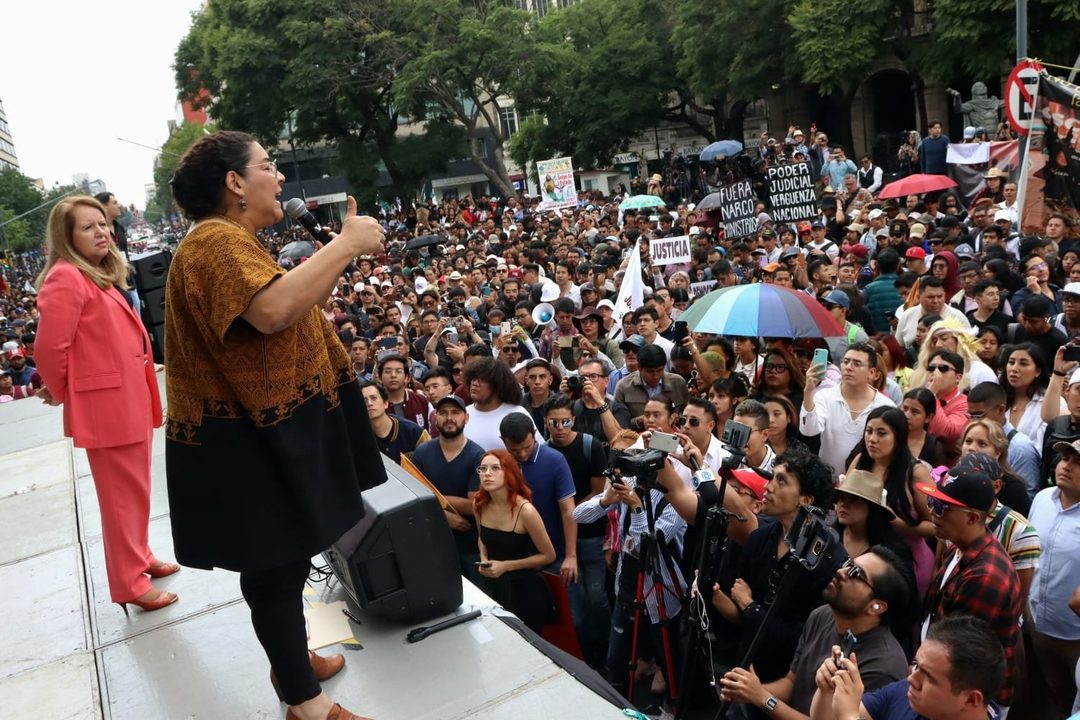Batres y Loretta Ortiz Foto  X  @LeniaBatres