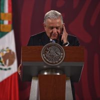 AMLO alista anteproyecto de presupuesto para 2023 y asegura que no se detendrá ninguna obra