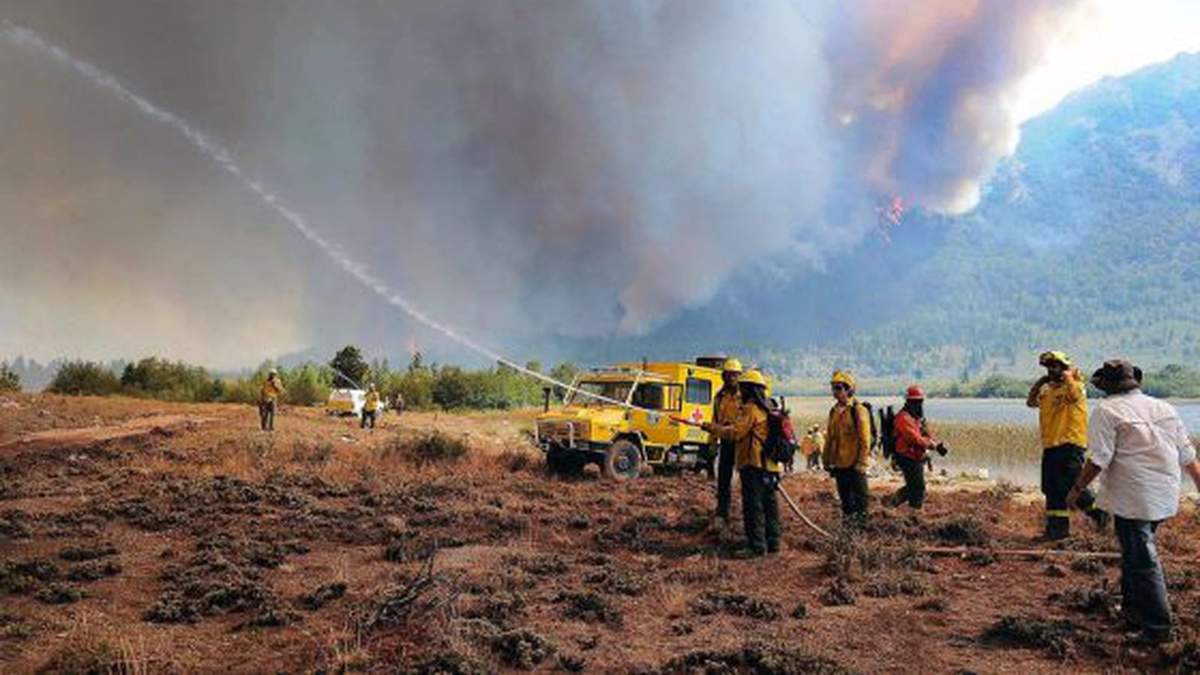 Incendios forestales en Bariloche. Fuente: (Twitter)