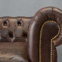 En pocos pasos, el truco infalible para eliminar las manchas amarillas de tus sillones de cuero