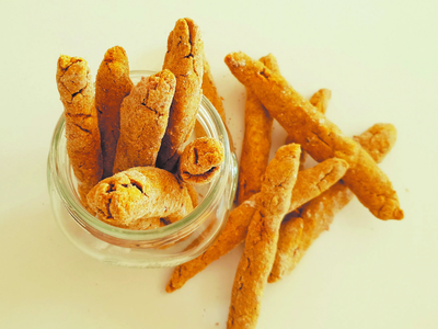Grisines de zanahoria y batata: crocantes, antiinflamatorios y deliciosos, la receta ideal para un snack saludable