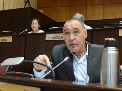 Impulsan una ley para prohibir los dobles cargos en el gobierno provincial