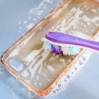 La funda de tu teléfono celular es foco de bacterias: cómo desinfectarla en pocos pasos