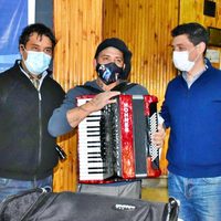 Carlos Koopmann junto al vicegobernador, a pura actividad en Zapala