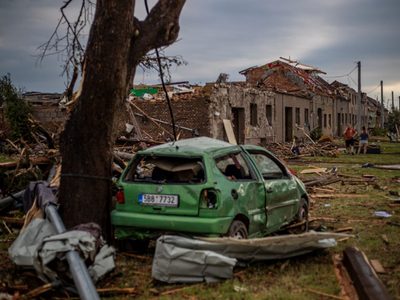Tornados arrasan con Europa: Inglaterra y República Checa afectados por el mal clima