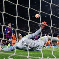 Barcelona y Liverpool avanzan a cuartos de final de la Champions League
