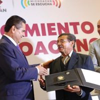 Gobernador de Michoacán reconoce adeudo de cinco mil 200 mdp con maestros