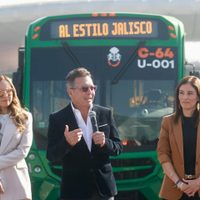 Jalisco da marcha atrás al "tarifazo" de 14 pesos en transporte público