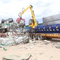 Regresó la compactadora de vehículos y recupera espacios en la ciudad