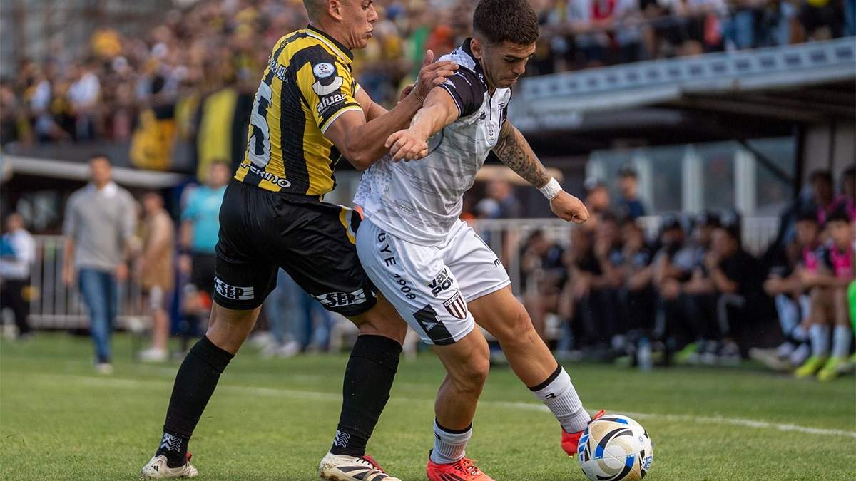 A Nico Romano le anularon un gol "de la nada".