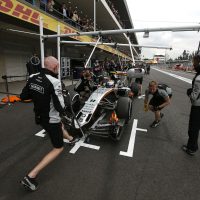 'Checo” Pérez y Gutiérrez fallan en la segunda prueba; quedan en la posición 15 y 22