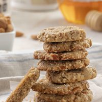 Galletitas de ajonjolí con arándanos o chocolate: re crujientes para reunirte con tus amigas y acompañar con unos ricos mates