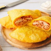 Si te sobró polenta, no la tires: hacé estas riquísimas empanadas con masa casera para la cena