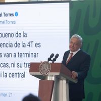 AMLO se mofa de Jorge Berry y Chumel Torres por decir que AIFA no se terminaría: les gana su pasión