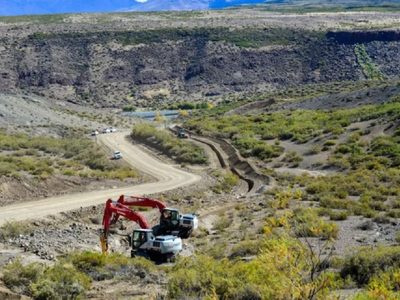 Avanzan las obras en la red para llevar gas natural a Los Guañacos en el norte de Neuquén