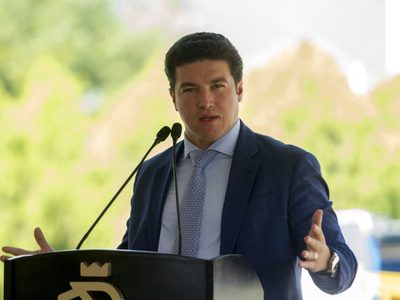 Nombran gobernador interino de NL a presidente del TSJ; Samuel García se inconforma
