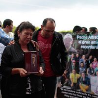 Localizan otro vehículo de párroco ejecutado en Michoacán