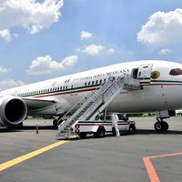 AMLO reconoció que el avión presidencial se depreció por el tiempo que tardó en venderse