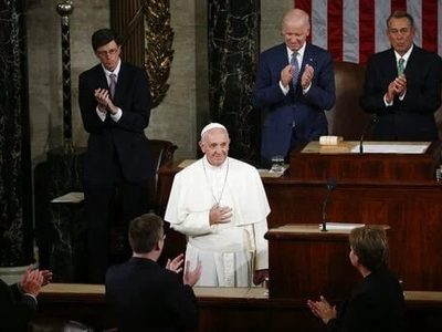 Así anunciaron la muerte del papa Francisco (Video)
