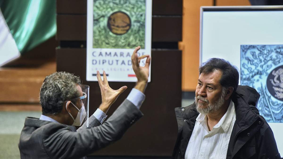 Fernández Noroña durante sesión en Cámara de Diputados