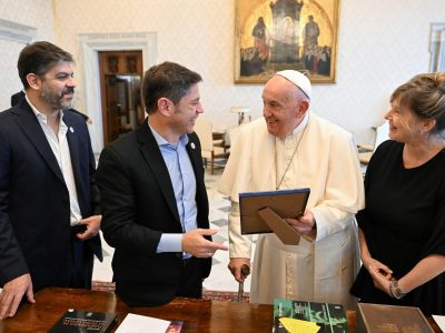El papa Francisco recibió a Axel Kicillof en el Vaticano