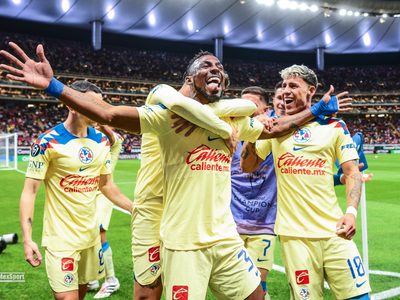América golea a Chivas en la ida de octavos de final de la Concachampions