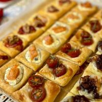 Cuadraditos salados exprés para picotear: con solo 1 tapa de pascualina prepará esta receta jugosa y económica