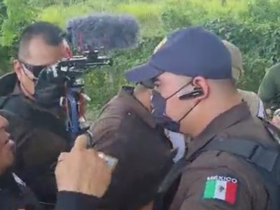 El INM suspende a agente que agredió a un periodista en Chiapas (Video)