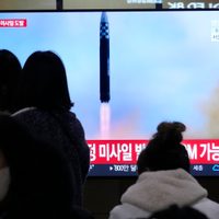 Corea del Sur lanza misil mientras EU y Seúl preparan maniobras militares