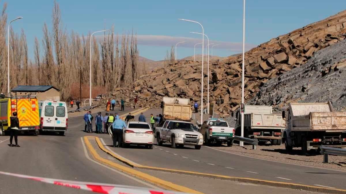 El derrumbe en el cerro La Virgen. Fuente: (Diario Río Negro)