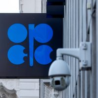 Algunos miembros de la OPEP+ reducen envío de petróleo; Brasil sopesa unirse