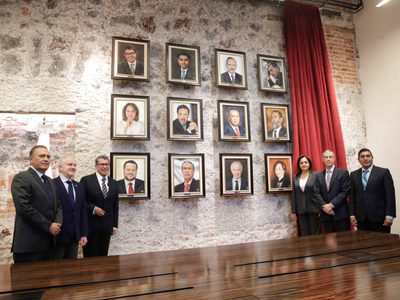 El Senado inaugura su “egoteca” con retratos del “Jefe” Diego, Creel, Beltrones, Monreal...