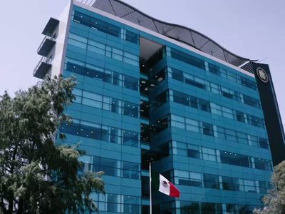 Fiscalía de Nuevo León detiene a hombre que sacó del coche a una niña y la arrojó a la banqueta