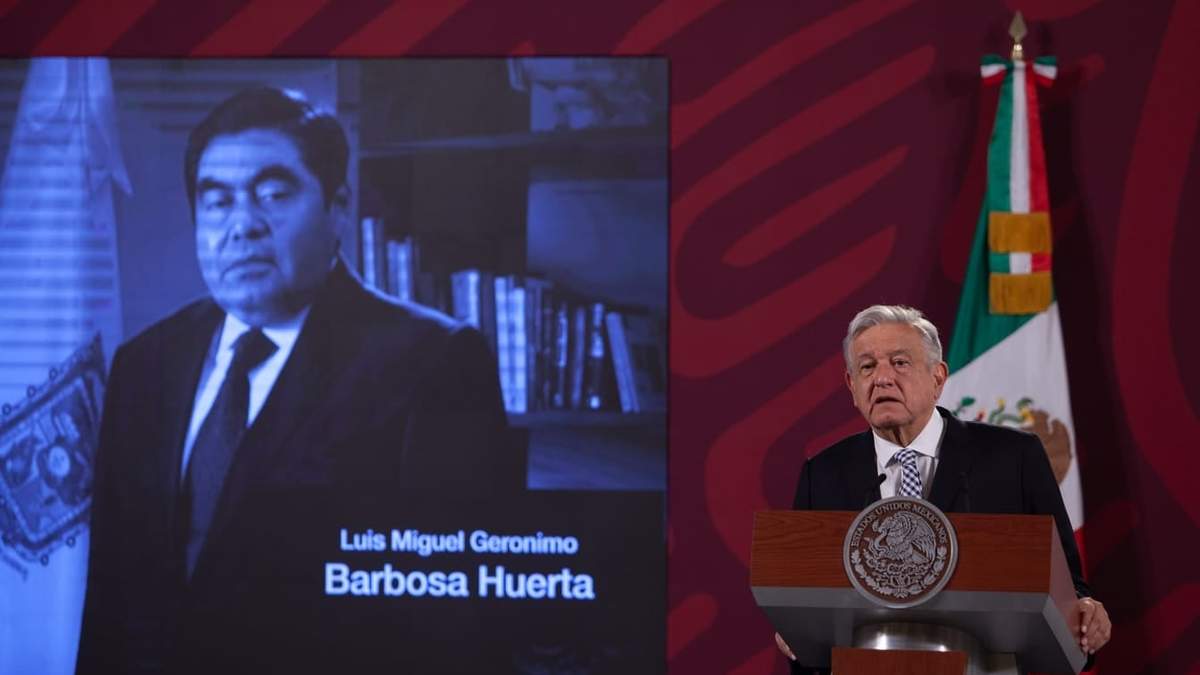 El mandatario lamentó la muerte del gobernador de Puebla