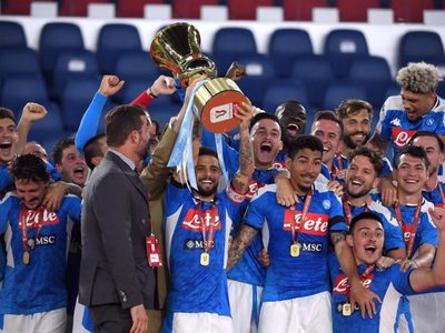 Napoli dejó sin título a la Juve de Cristiano y en los festejos se olvidaron del coronavirus