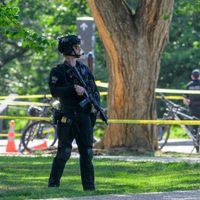 Un hombre disparó un arma cerca de la Casa Blanca en Washington; hay un herido