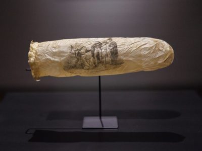 Museo de los Países Bajos exhibe condón de casi 200 años de antigüedad