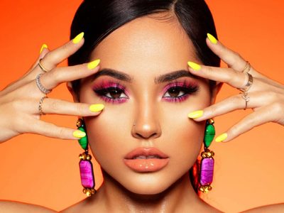 ¡Está de estreno! Becky G sorprendió con sus bailes en un nuevo videoclip