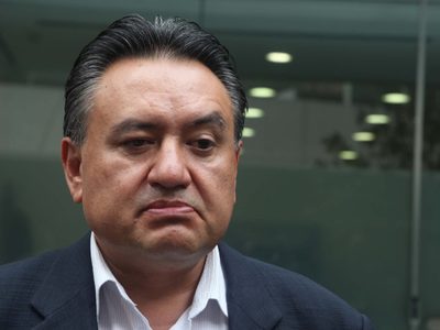 Denuncian en la FGR a Martín Esparza por el huachicoleo eléctrico en instalaciones del SME