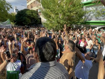 A diferencia de los docentes, los estatales agrupados en ATE aprobaron la propuesta salarial