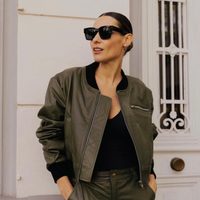 Pampita usa con estilo el saco que seguro tenés en el placard: mirá cómo podés combinarlo de forma canchera