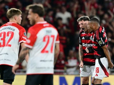 Estudiantes estaba para el cachetazo ante Flamengo y perdió sólo 2 a 1