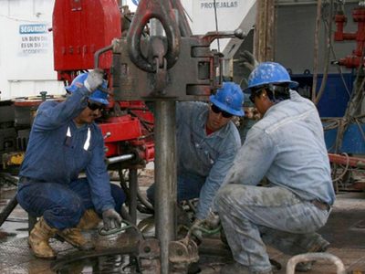 Hidropunzado en Neuquén: proponen una nueva técnica para reactivar pozos y generar empleo